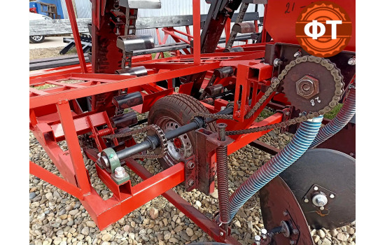 Картофелесажалка КФСК-4Ц от ВОМа